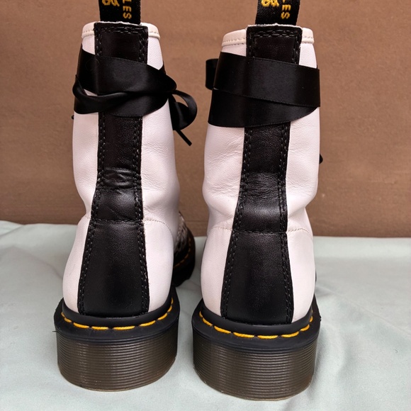 PUNK ROCK GIRL: Custom Doc Martens, size 7W - Picture 4 of 7